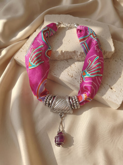 COLLAR NAZCA ROSADO