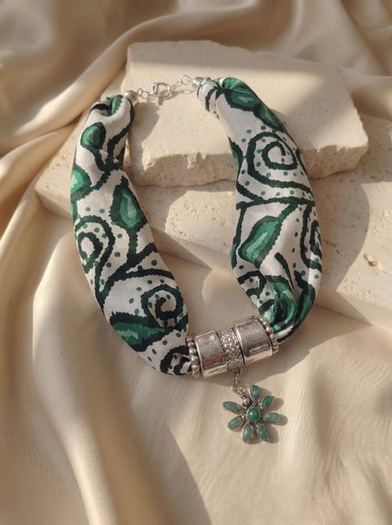 COLLAR AYACUCHO VERDE