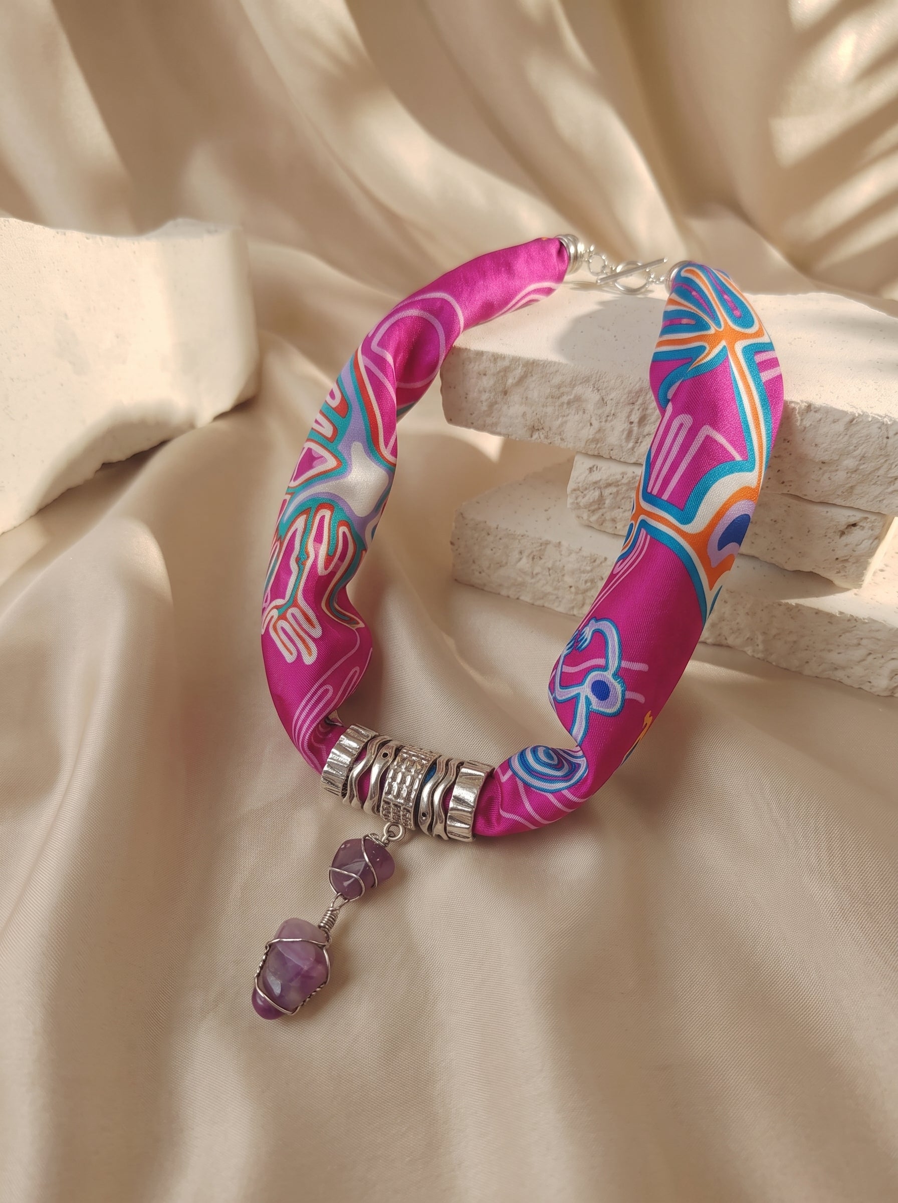 COLLAR NAZCA ROSADO