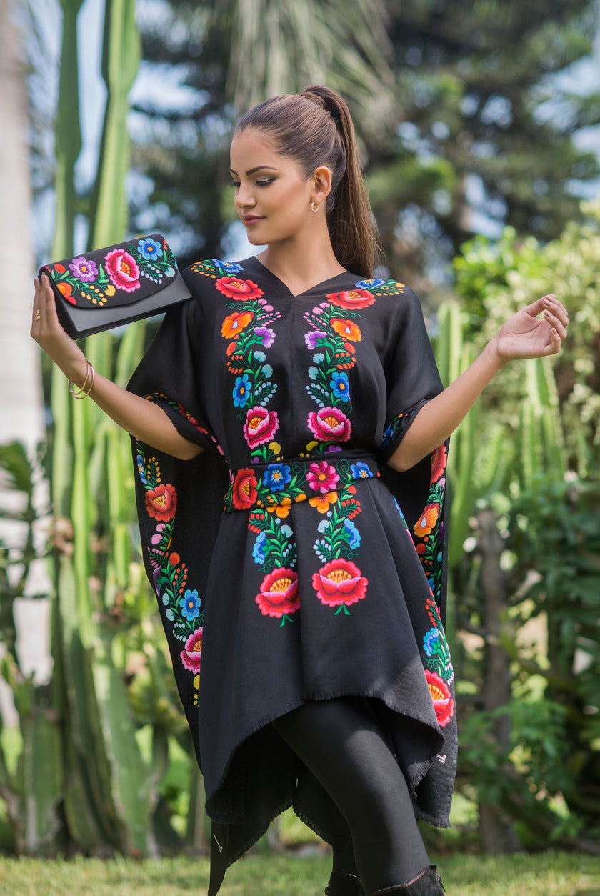 PONCHO FLOR ANDINA NEGRO