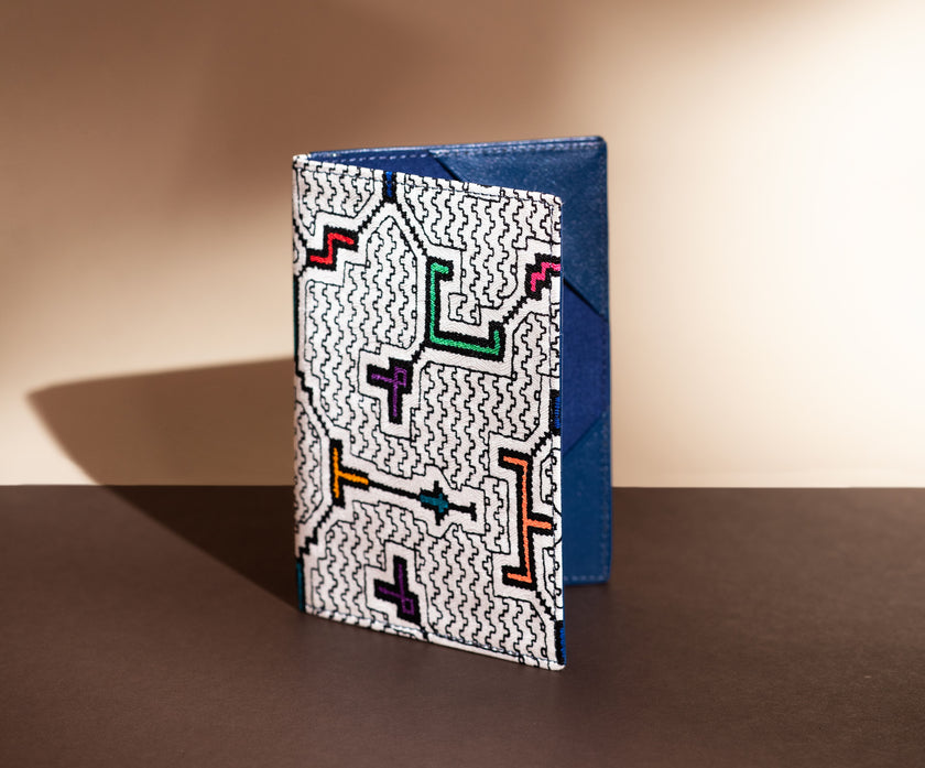 CARTERA PASAPORTE AMAZONAS BLANCO