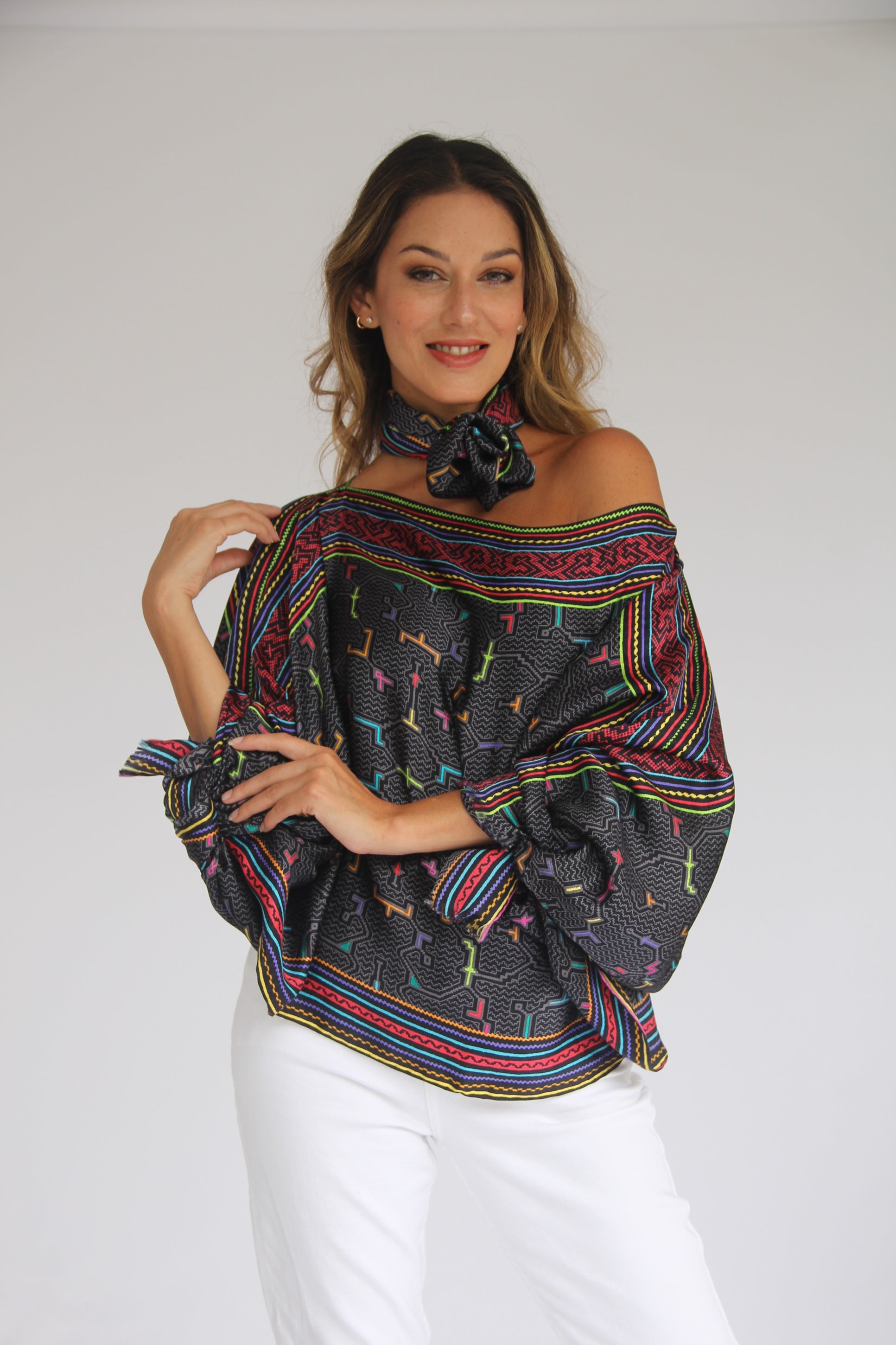 PONCHO AMAZONAS NEGRO