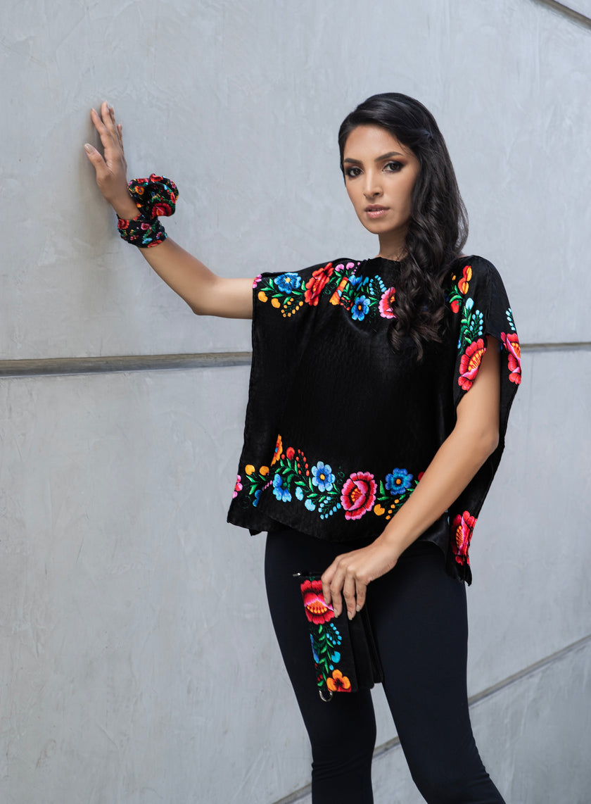 BLUSA FLOR ANDINA NEGRO