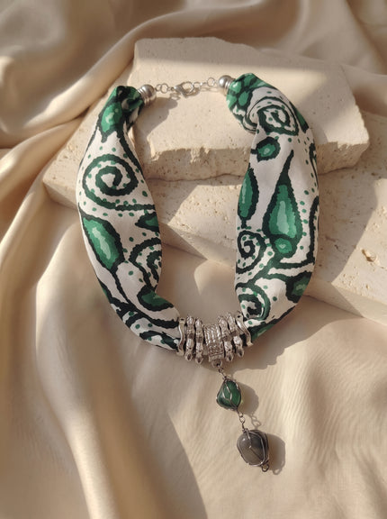 COLLAR AYACUCHO VERDE