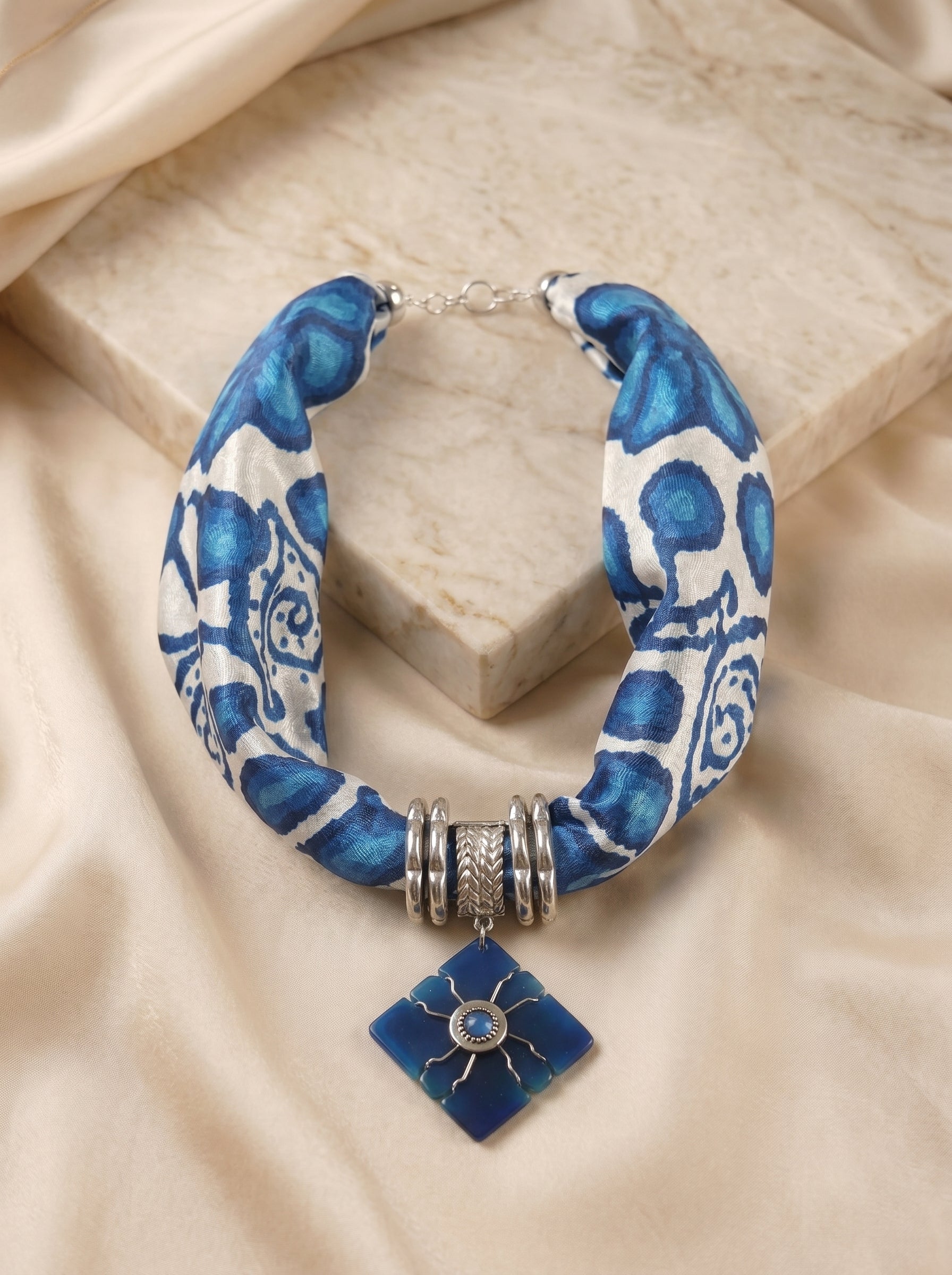 COLLAR AYACUCHO AZUL
