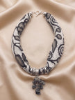 COLLAR AYACUCHO NEGRO