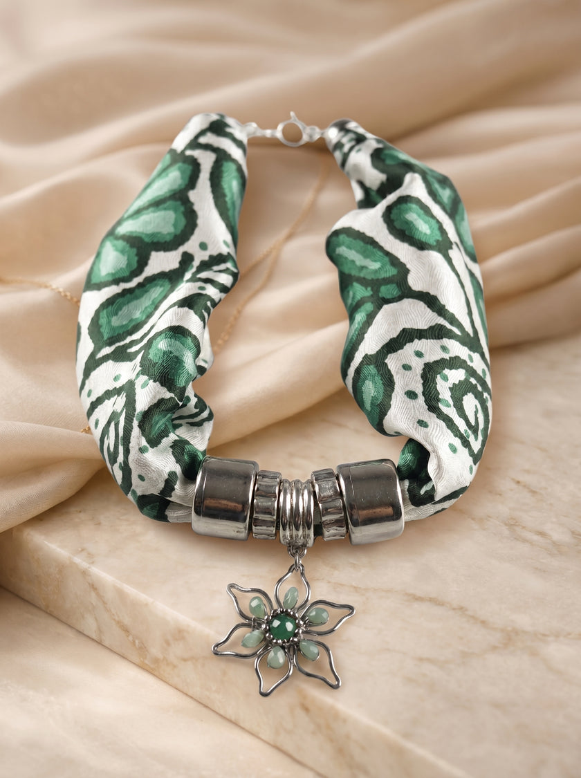 COLLAR AYACUCHO VERDE