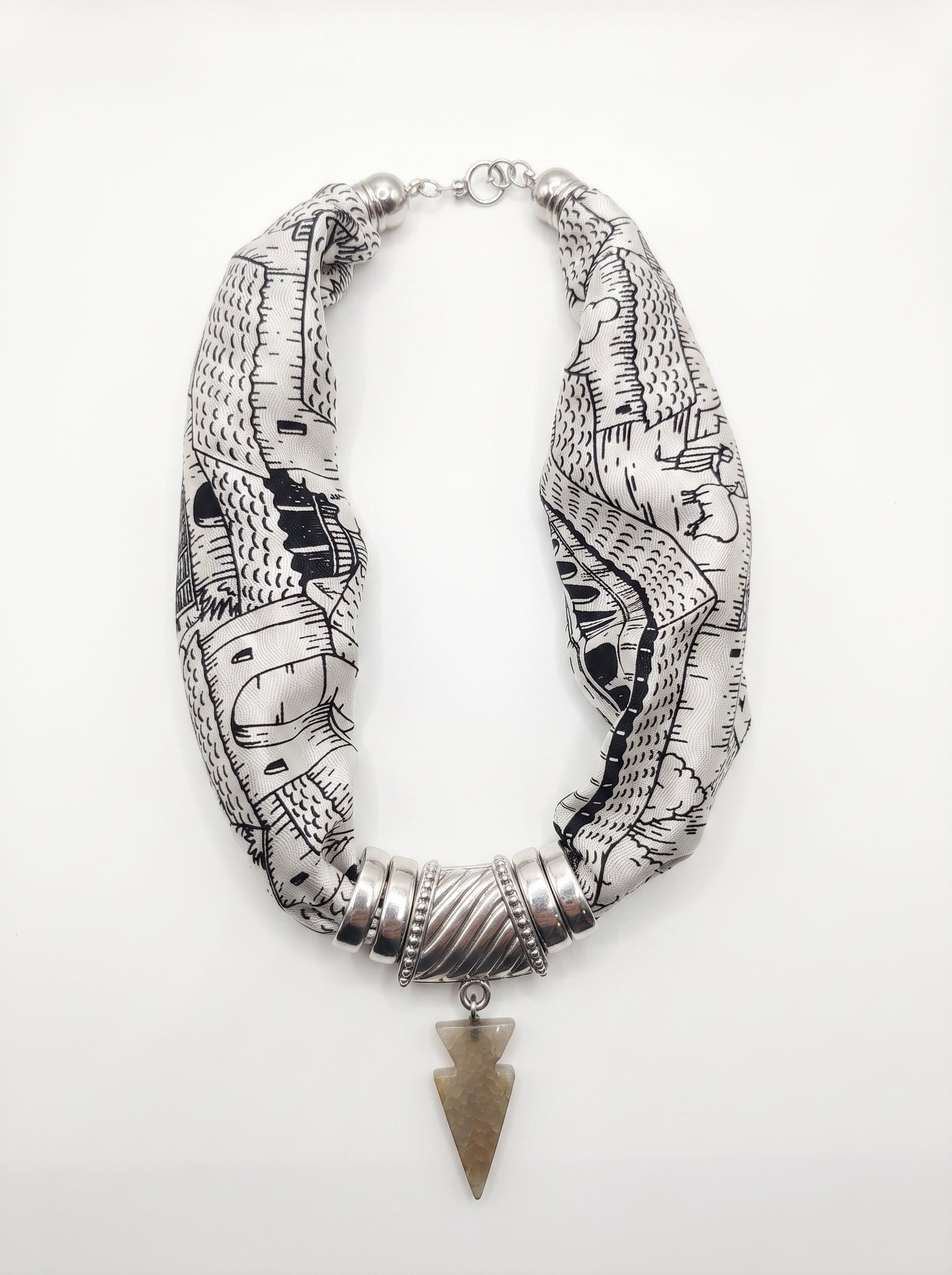 COLLAR CALLES CUSCO BEIGE