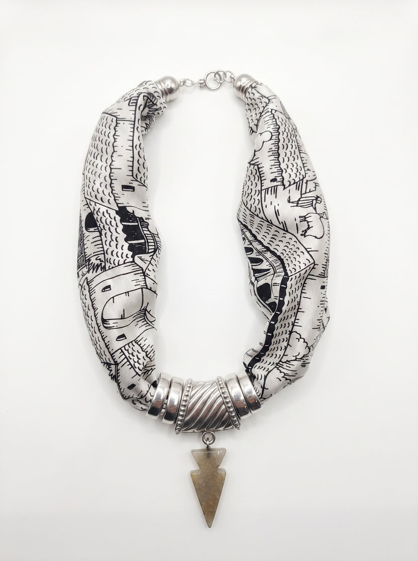 COLLAR CALLES CUSCO BEIGE