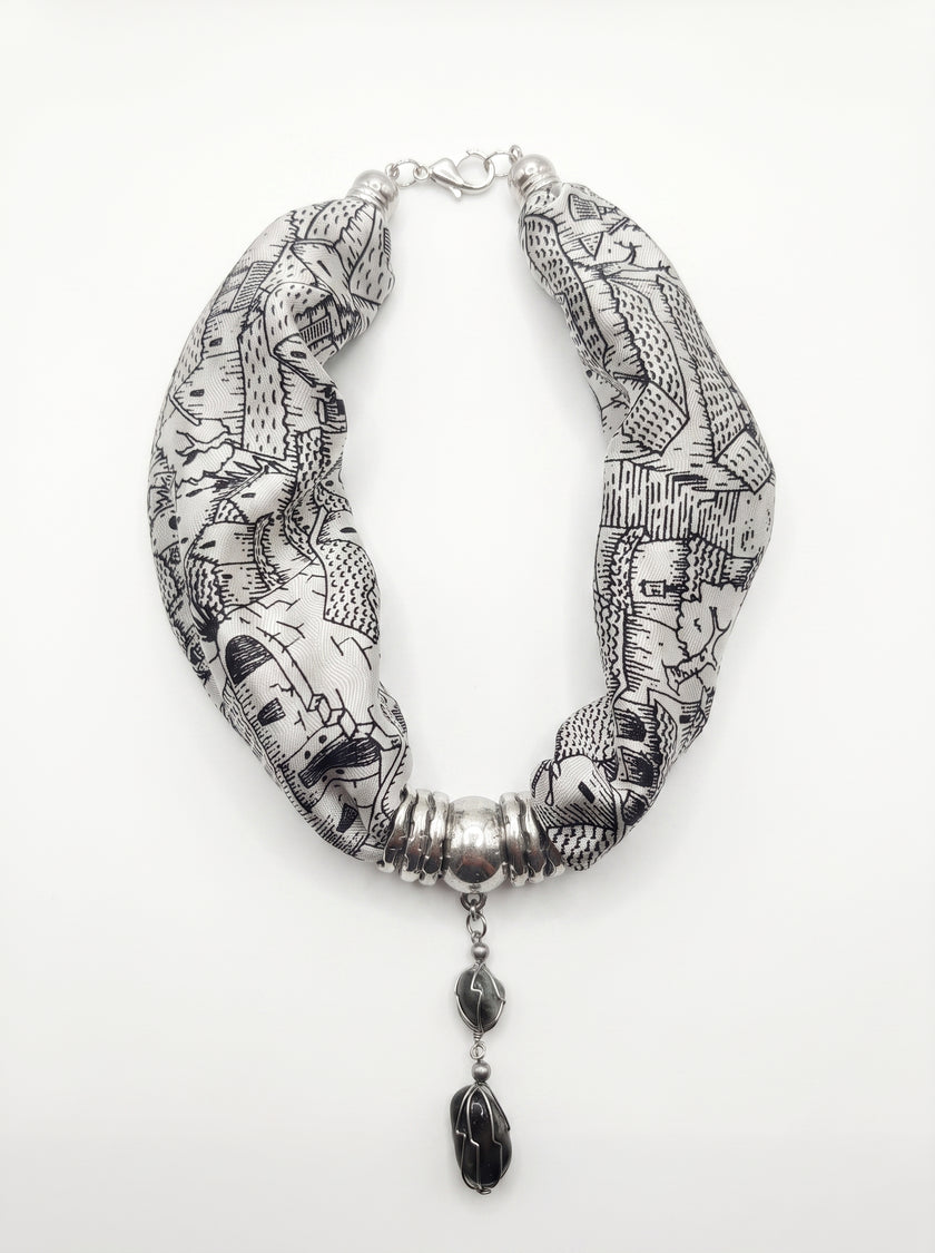 COLLAR CALLES CUSCO BEIGE