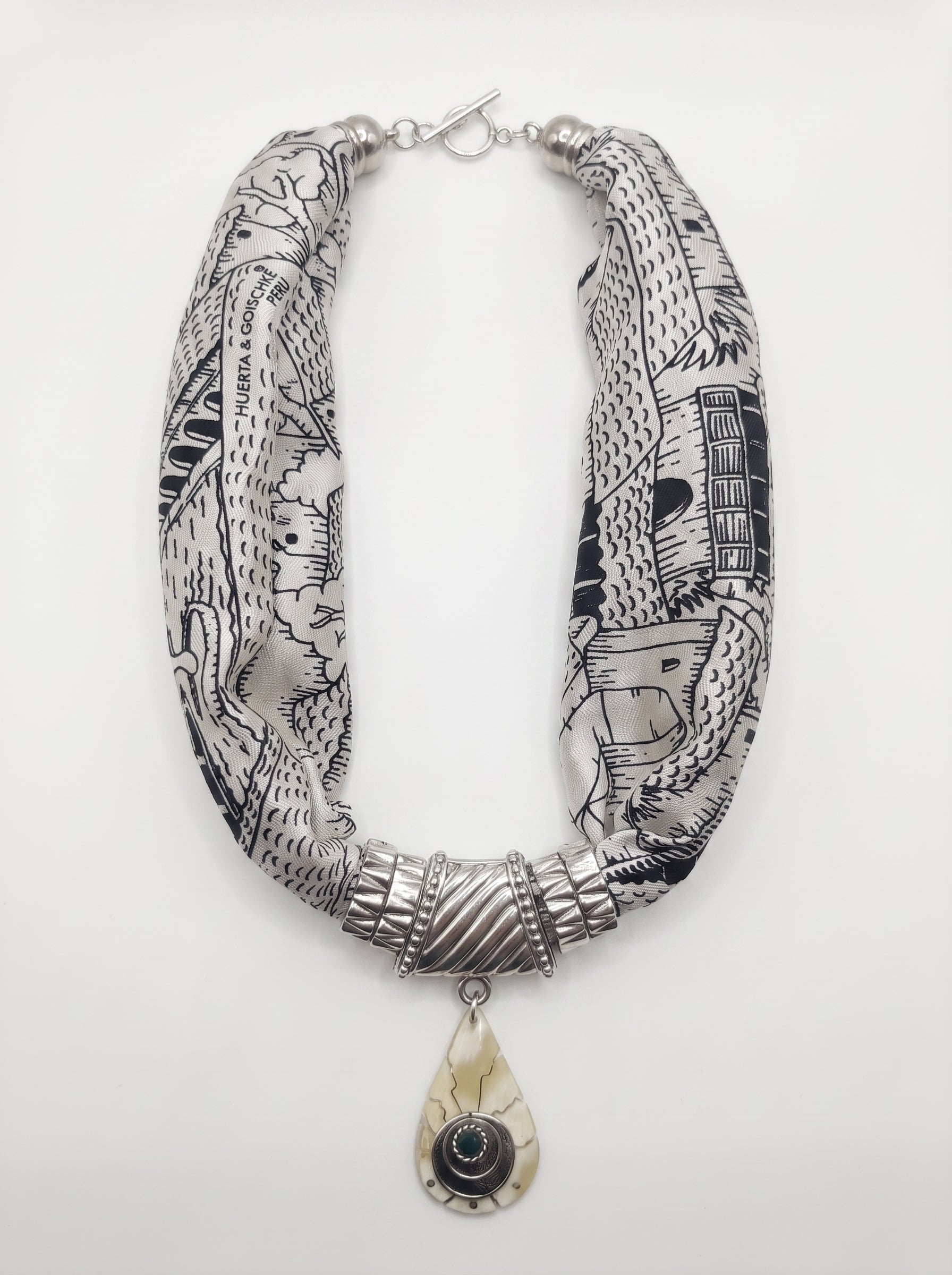 COLLAR CALLES CUSCO BEIGE