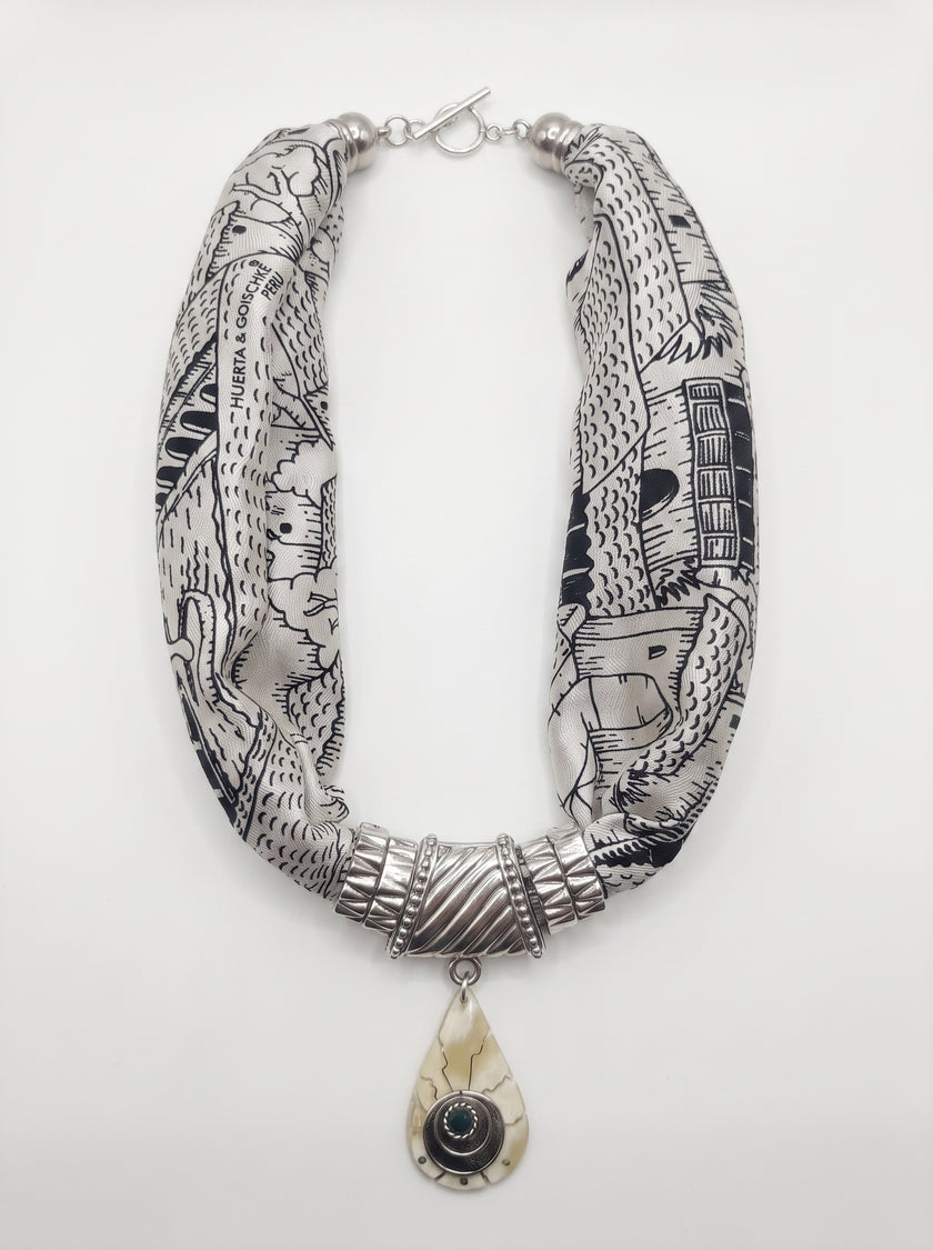 COLLAR CALLES CUSCO BEIGE