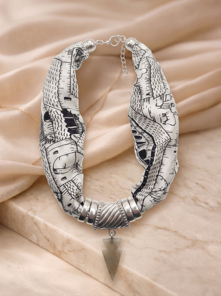 COLLAR CALLES CUSCO BEIGE