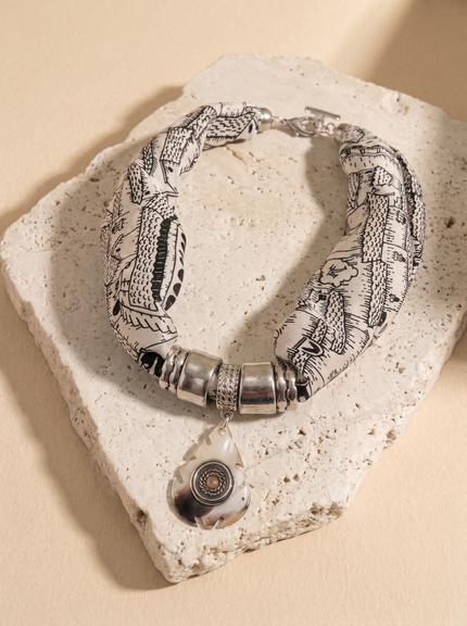 COLLAR CALLES CUSCO BEIGE