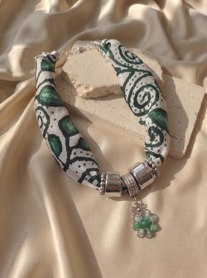 COLLAR AYACUCHO VERDE