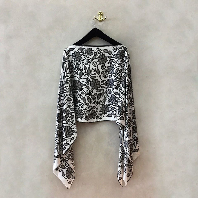 PONCHO AYACUCHO NEGRO